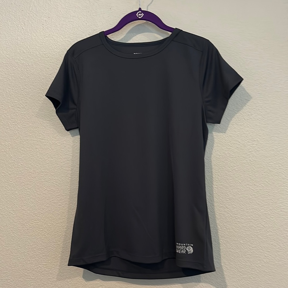 Women’s Mountain Hardwear Wicked Tech T-shirt, size medium, black/dark gray